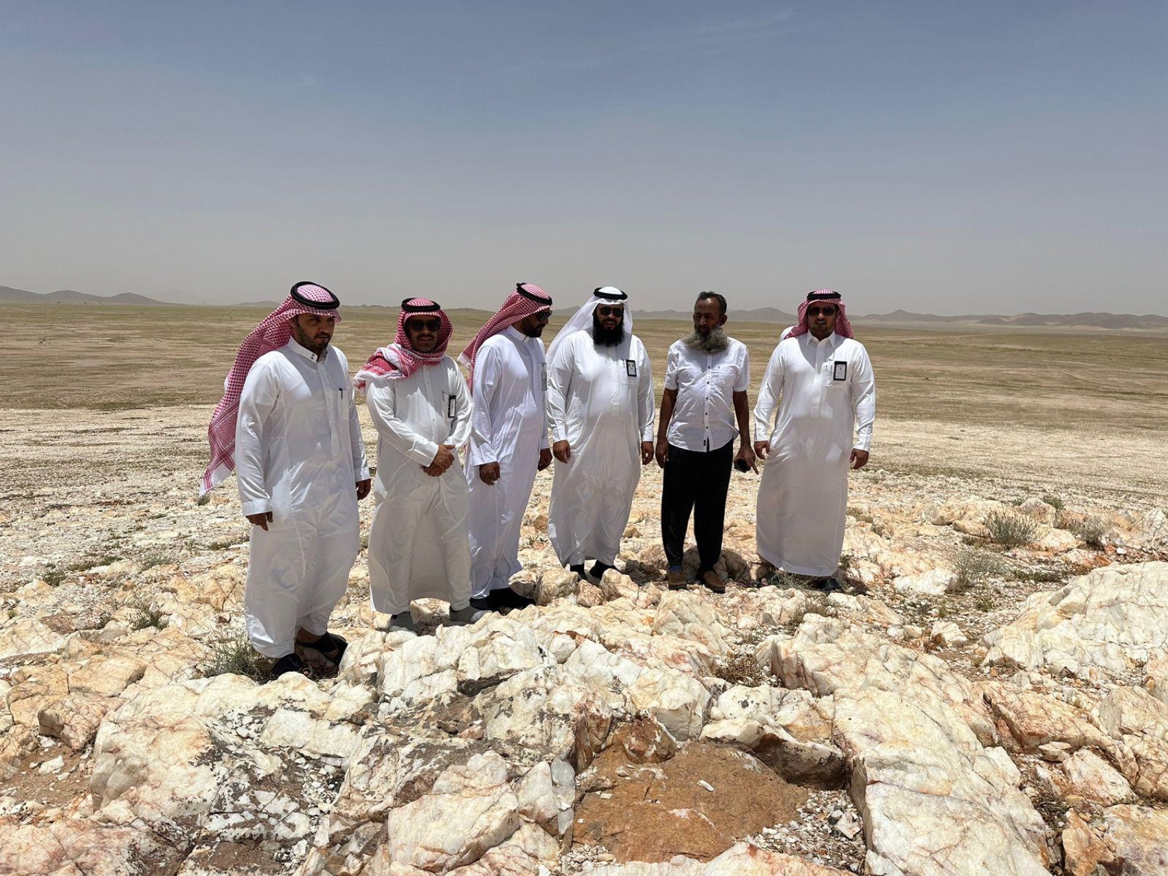 Sterlingport team on a Saudi Arabian silica quartz exploration site